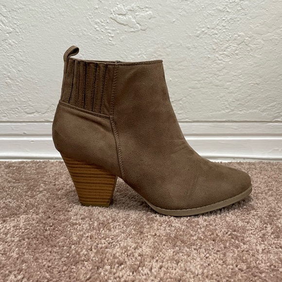 Tan Ankle Boots - Picture 1 of 5